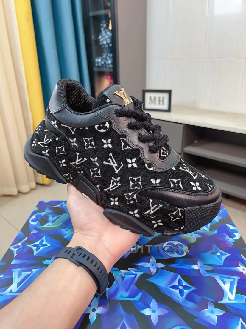 Men's men's shoes 💰580🌸🌸 LV style is novel and fashionable, the upper is made of imported cowhide + LV special materials! Super trendy design! It’s eye-catching! The leather is soft, delicate, shiny and translucent, showing the ultimate in pure handcraftsmanship, and the mesh is soft, comfortable and breathable! Size: 39-44 (38 45 customized)